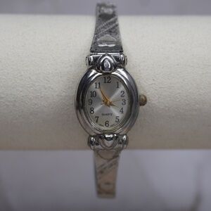 1990's Vintage Advance Women's Dress Watch
